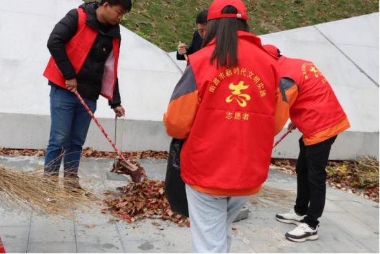 让陵园干净整洁 让英烈精神长存——恒创集团“红领”志愿服务队在行动385.png
