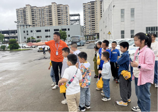 20240601爱的陪伴 从恒创家庭亲子活动开始——集团“六一”国际儿童节亲子开放日活动644.png