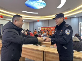 20260126 集团工会爱心奉粥进社区421.png